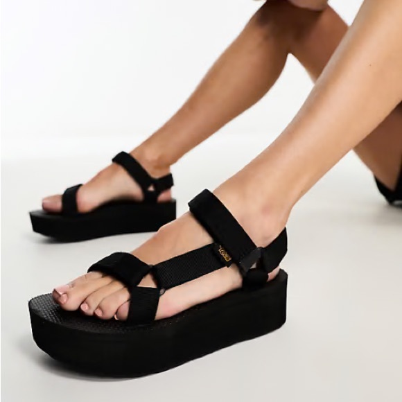 Teva Shoes - Teva Flatform Universal Sandal (Women’s)